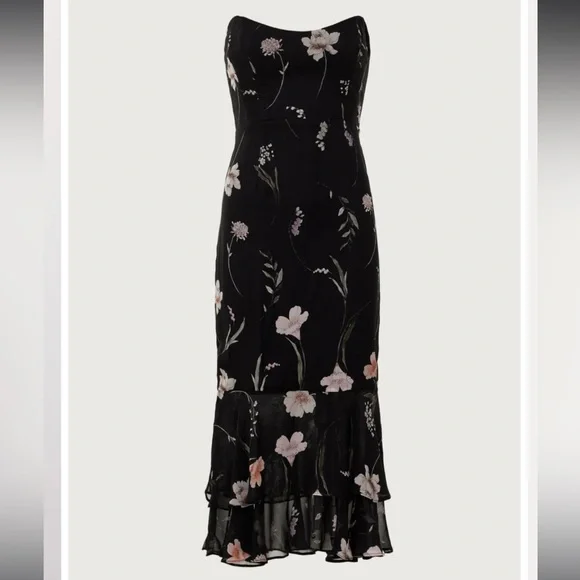 Katie May
Nami Gown - Picture 4 of 12